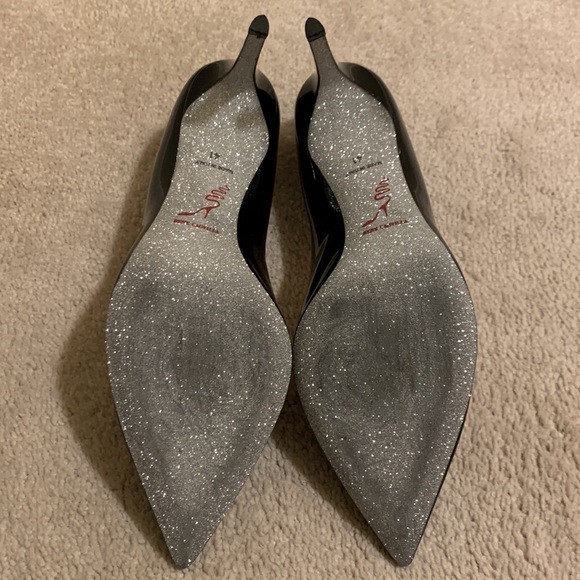 Rene Caovilla Black Patent Pump w/Diamond-Effect Soles & Liner-Edge. - Picture 7 of 9